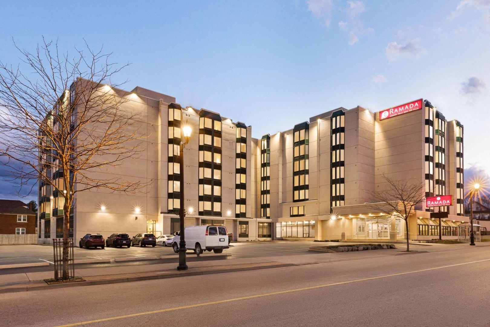 Foto 3: Ramada By Wyndham Niagara Falls near the Falls