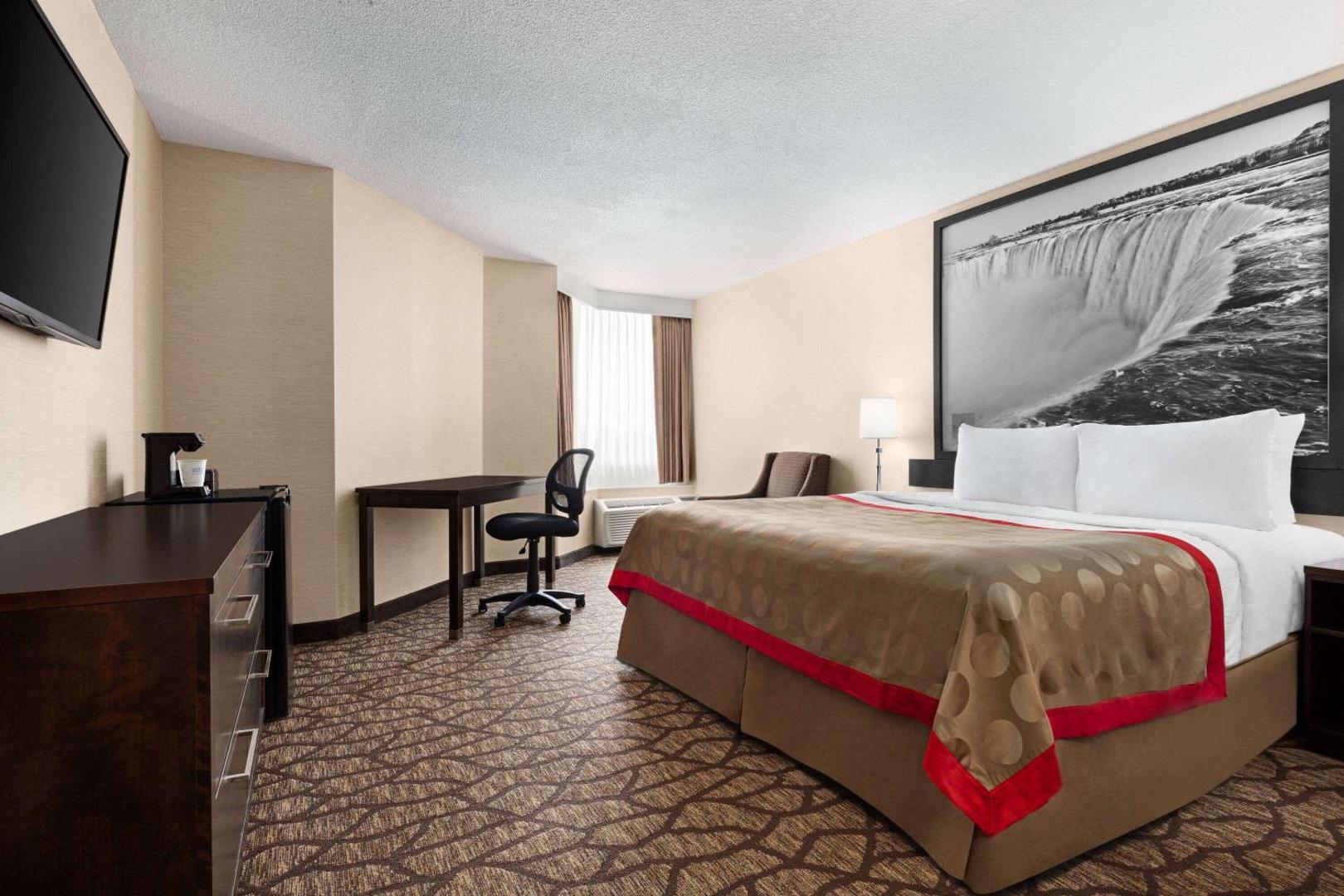 Foto 10: Ramada By Wyndham Niagara Falls near the Falls