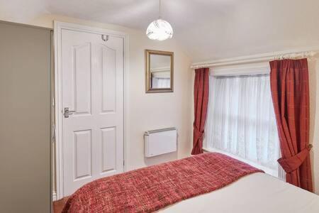 Φωτογραφία 10: Host & Stay - Lavender Cottage