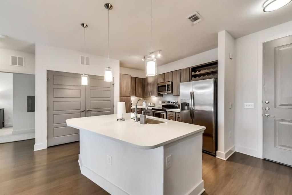 Foto 7: ALL034 - Luxe 2BD 2BA Apt in Allen
