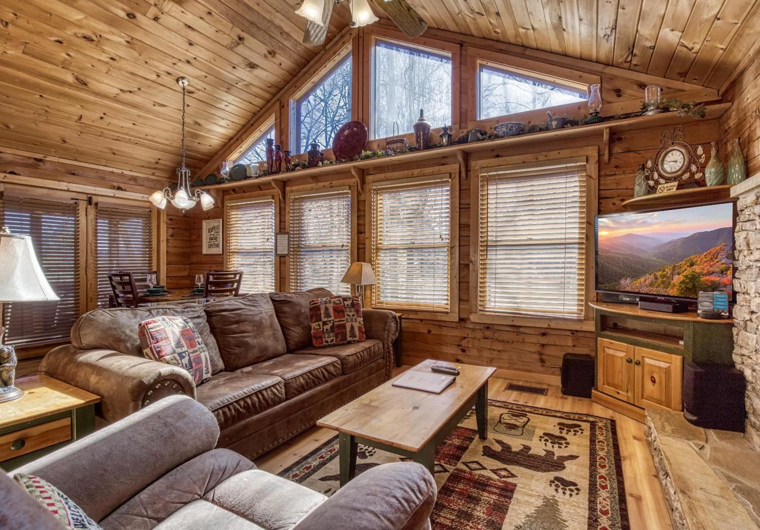 Foto 5: A Trinity View , Relax & Unwind Cabin with Games, Hot Tub & Plenty of Space