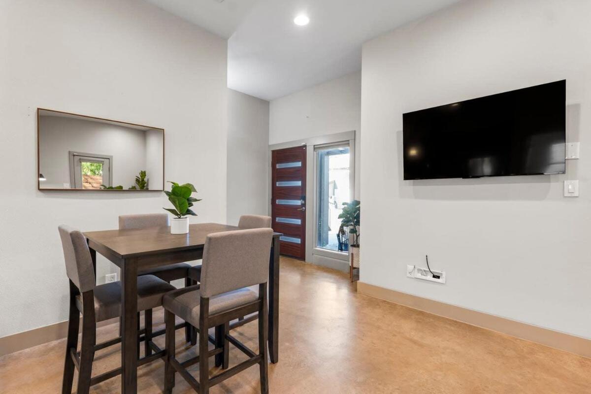 Foto 7: Chic & Homey 3-BR Close to Downtown Heart of 704