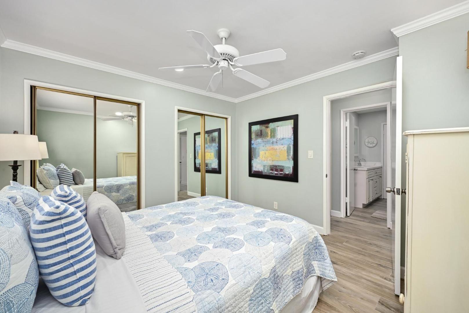 Foto 4: Oceanfront Triplex on Boardwalk with Ocean Views and Patio