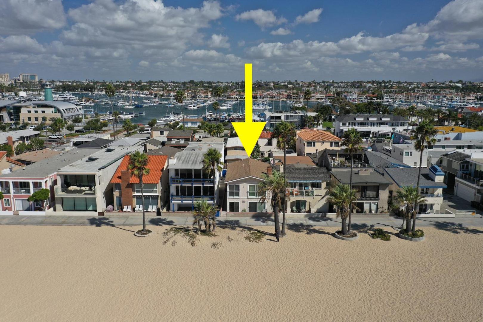 Foto 5: Oceanfront Triplex on Boardwalk with Ocean Views and Patio