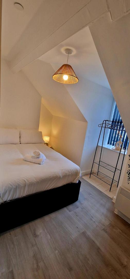 Fotografie 9: SuperValue Suite 10 - Fast WiFi, Hotel Linen, Keyless Entry, City only 10 Mins - BY PROPERTY PROMISE
