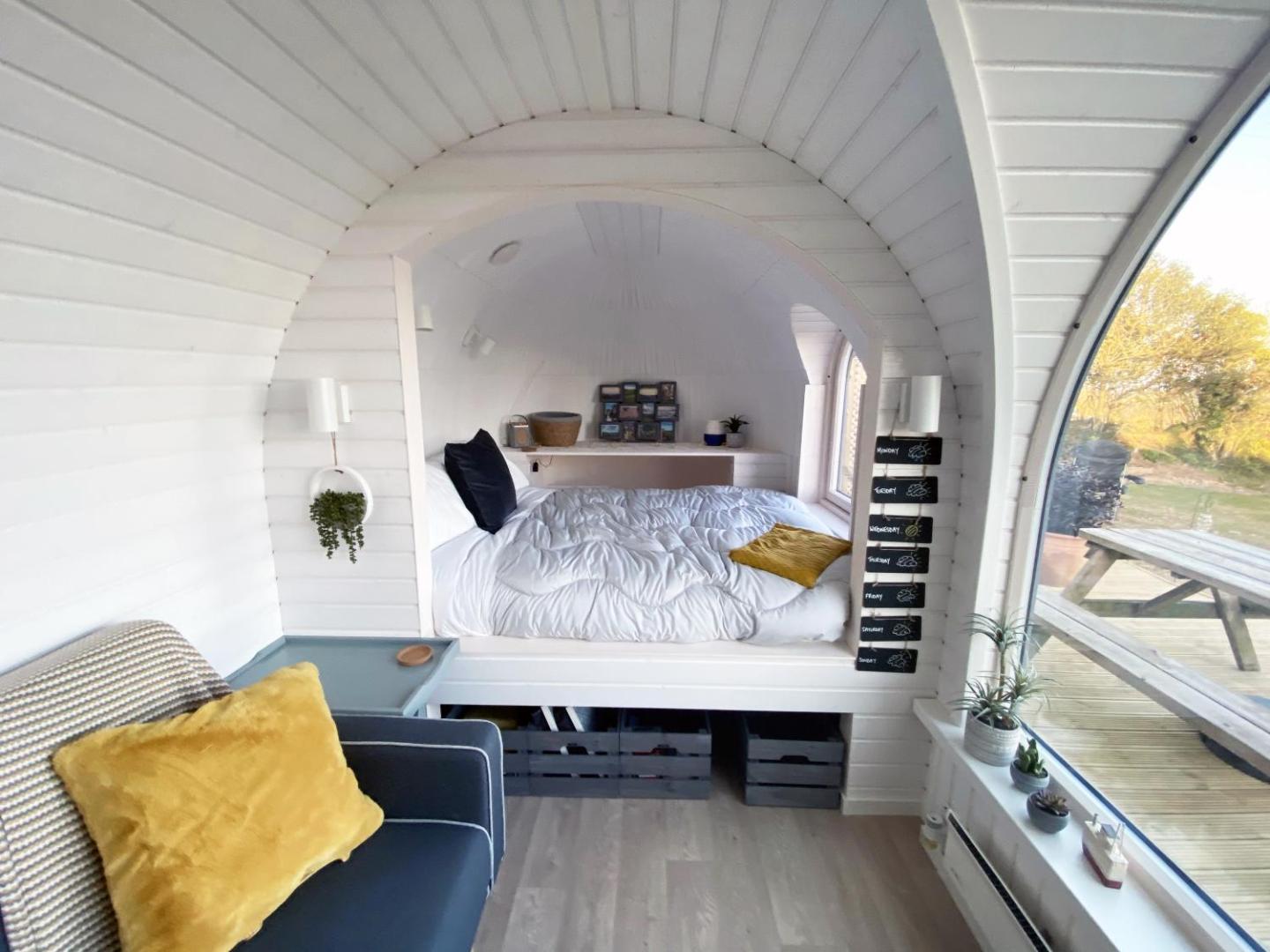 Foto 3: Jam First - Lydcott Glamping, Cornish Sea Views