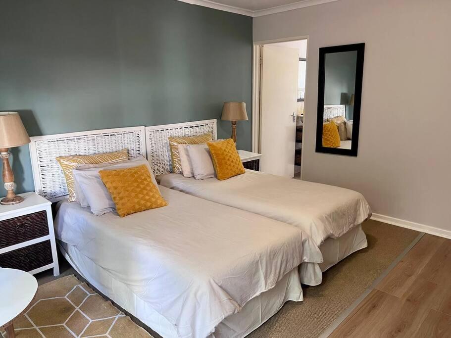 Kuva 10: Studio 4 with Pool Access & No Loadshedding