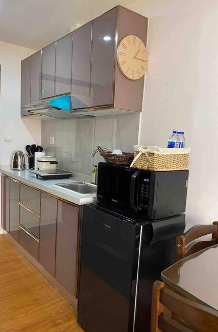 Foto 3: Chic Studio Unit with a Balcony and a View in Megatower Residences 3