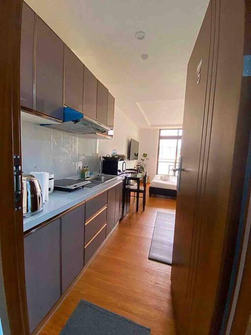 Foto 7: Chic Studio Unit with a Balcony and a View in Megatower Residences 3