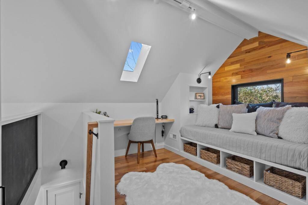 Foto 9: Tiny Home, Near Downtown Durham, Duke & 9th Street!