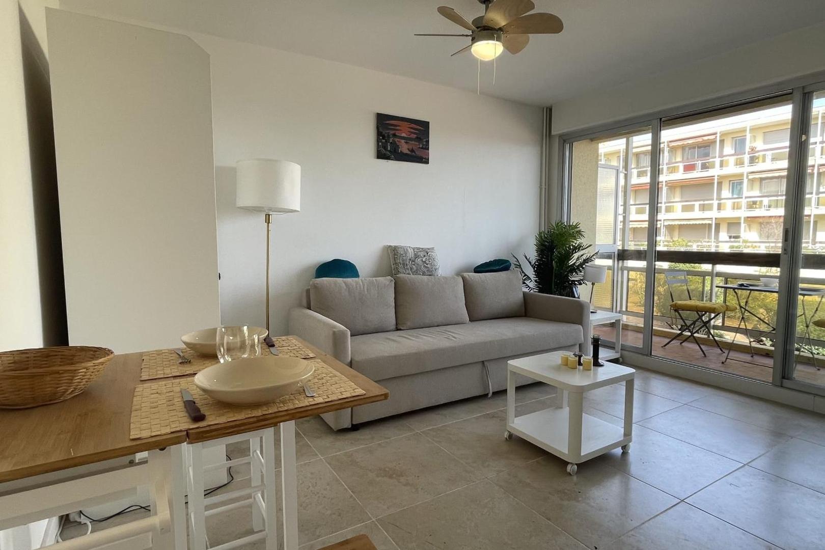 Bilde 3: Studio with sea-view terrace near the city center