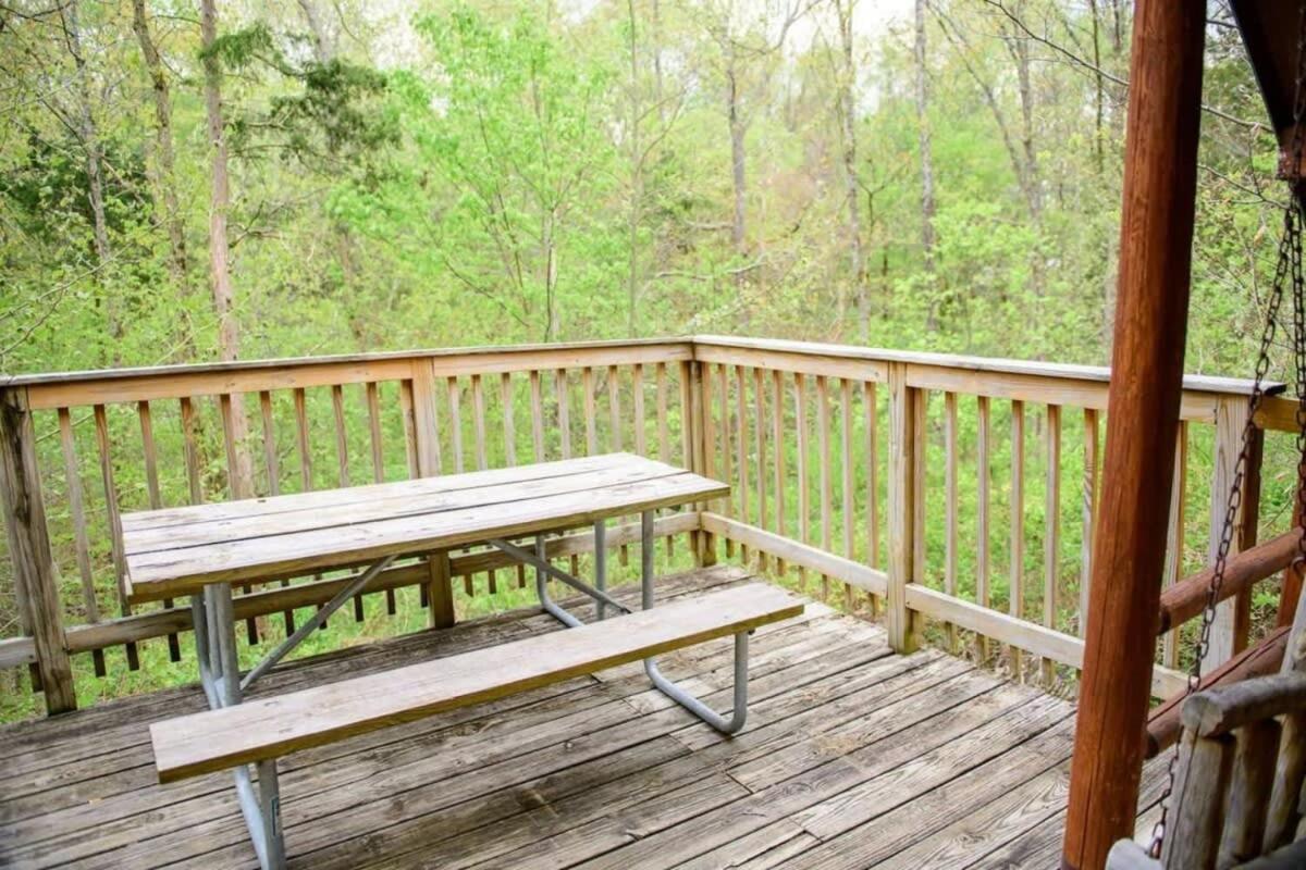 Billede 10: Rustic Cabin with Views in Bloomington