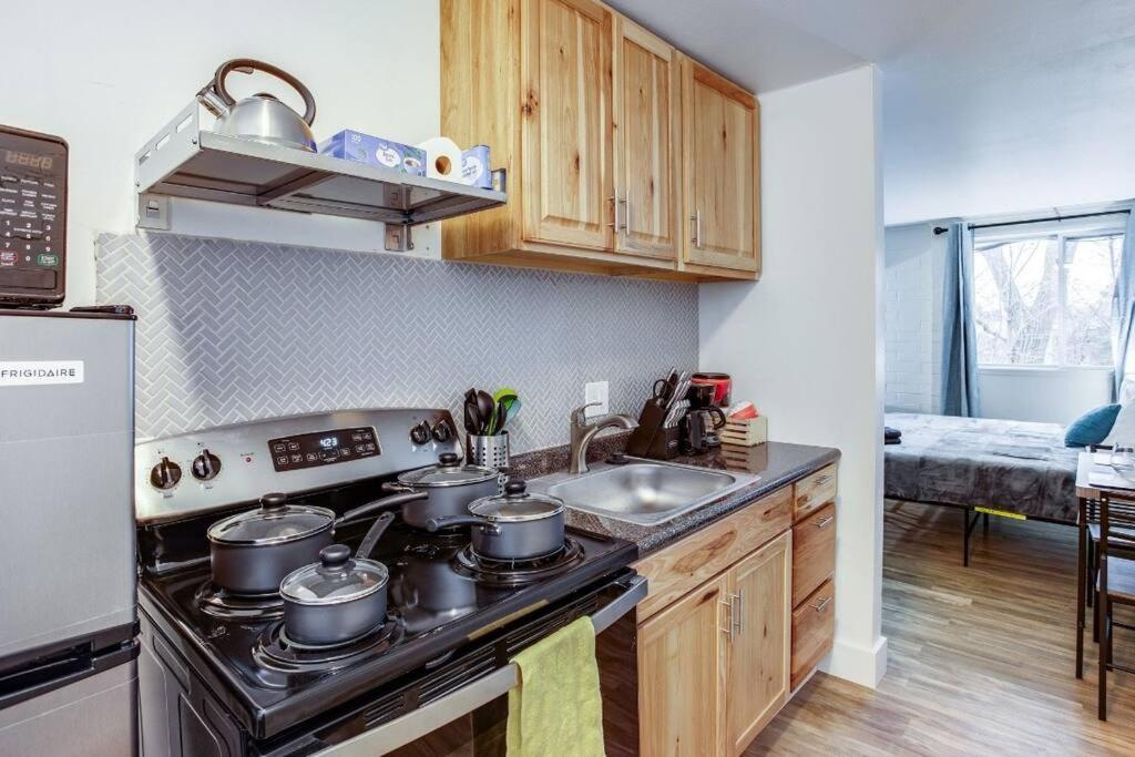 Billede 10: Studio w/ King bed Near Dwtd