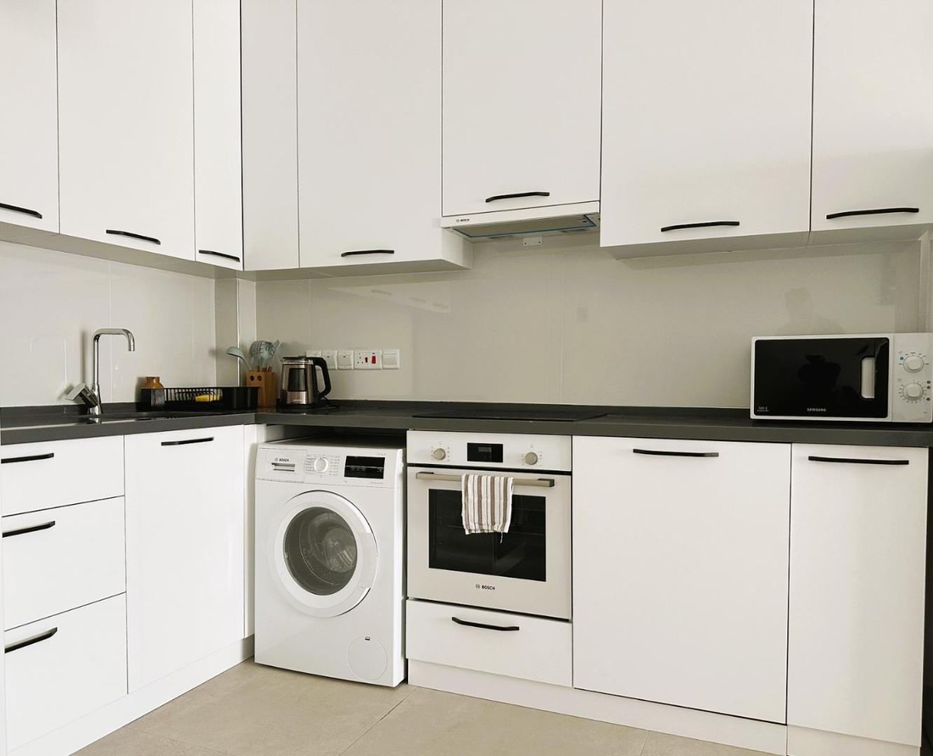 Caesar Arrius 27, Amaizing Spacious 2-Bedroom-2 Bathroom Apartmentの写真5