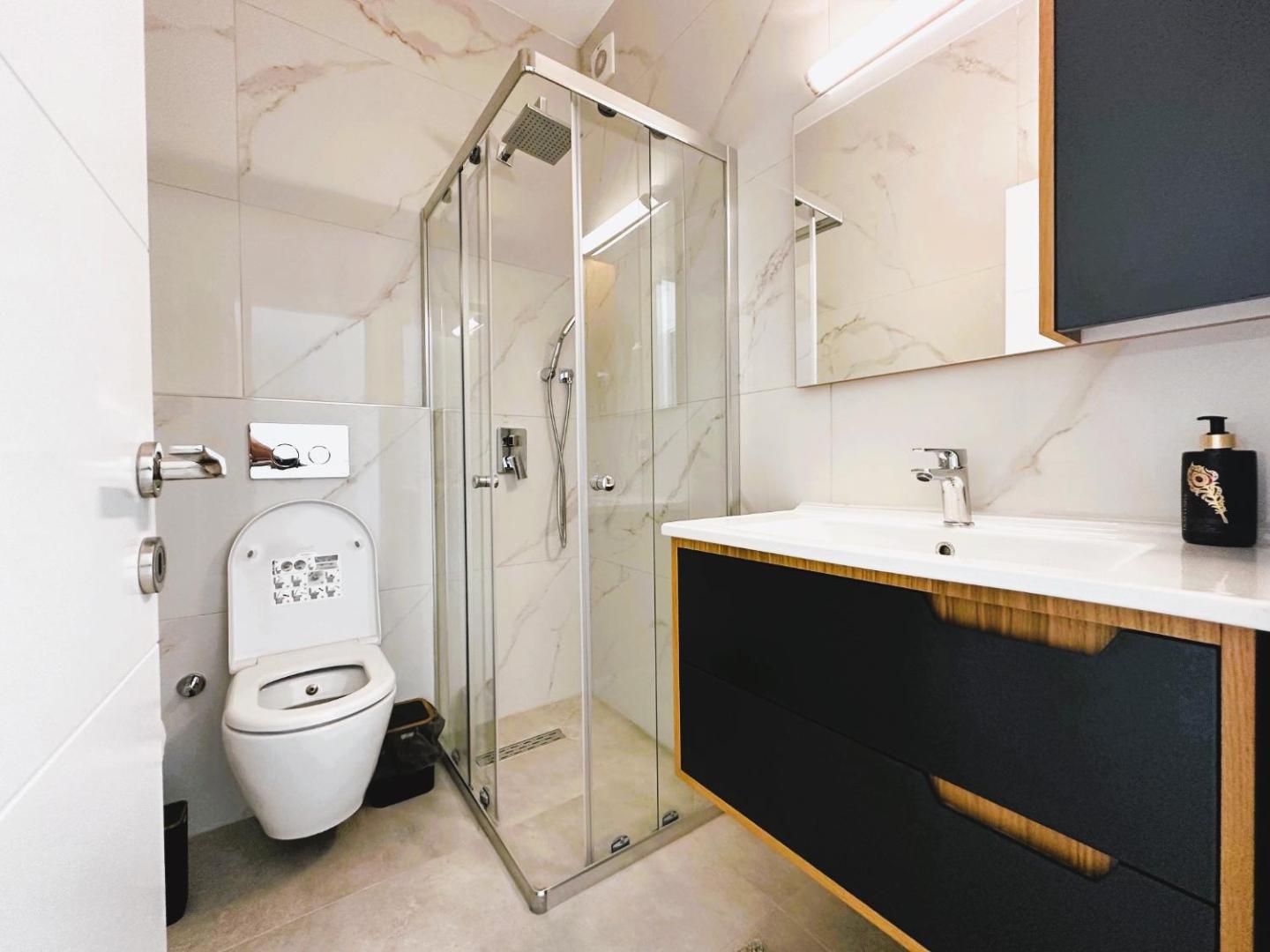Caesar Arrius 27, Amaizing Spacious 2-Bedroom-2 Bathroom Apartmentの写真7