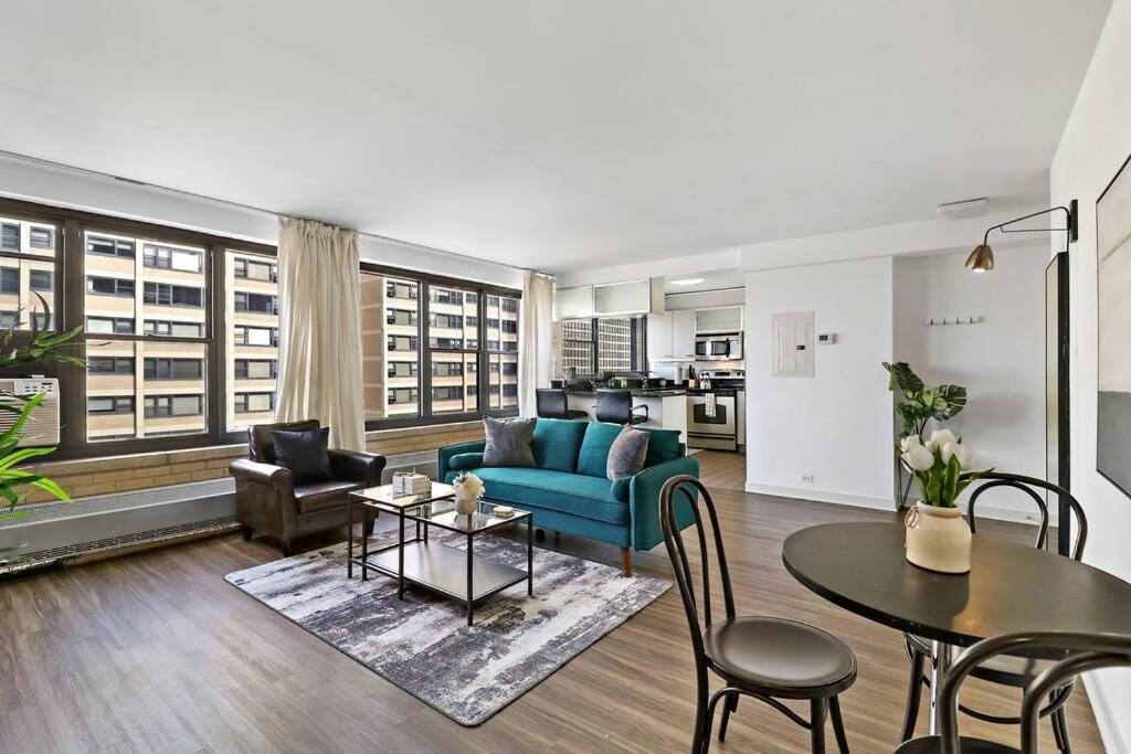 Kuva 2: Spacious & Modern 2BR Apartment - Algonquin 06-008E