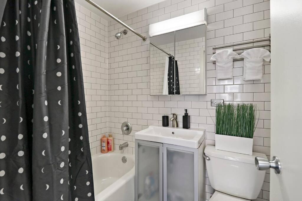 Kuva 5: Spacious & Modern 2BR Apartment - Algonquin 06-008E