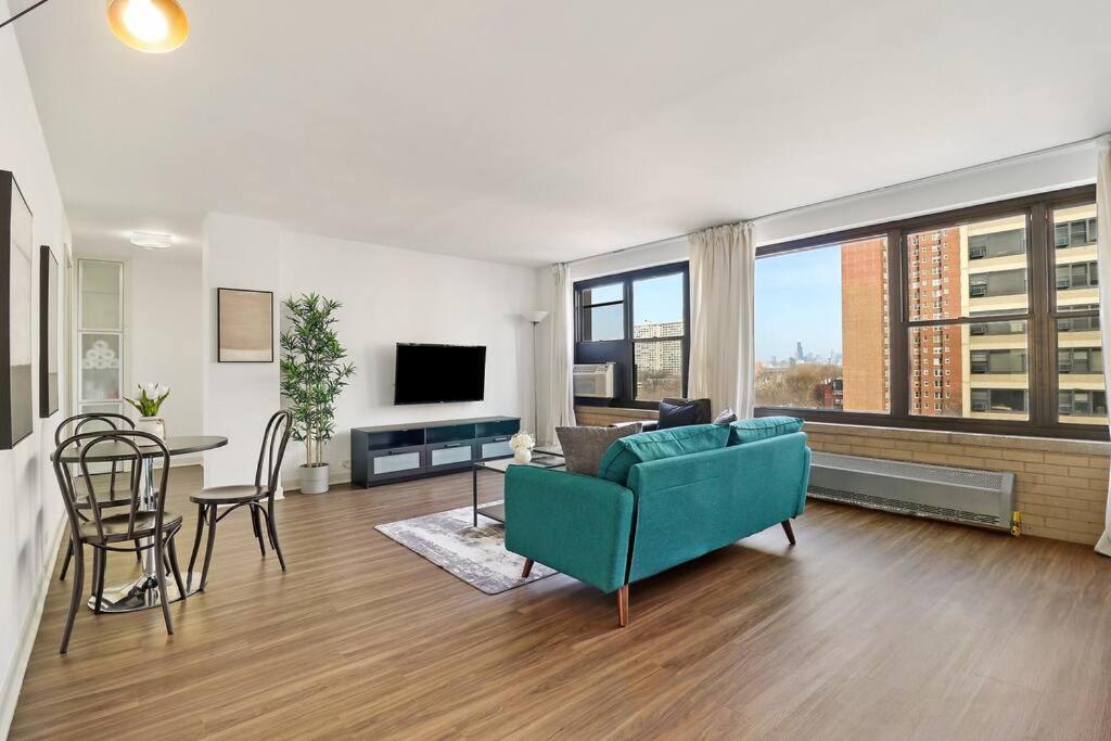 Kuva 8: Spacious & Modern 2BR Apartment - Algonquin 06-008E