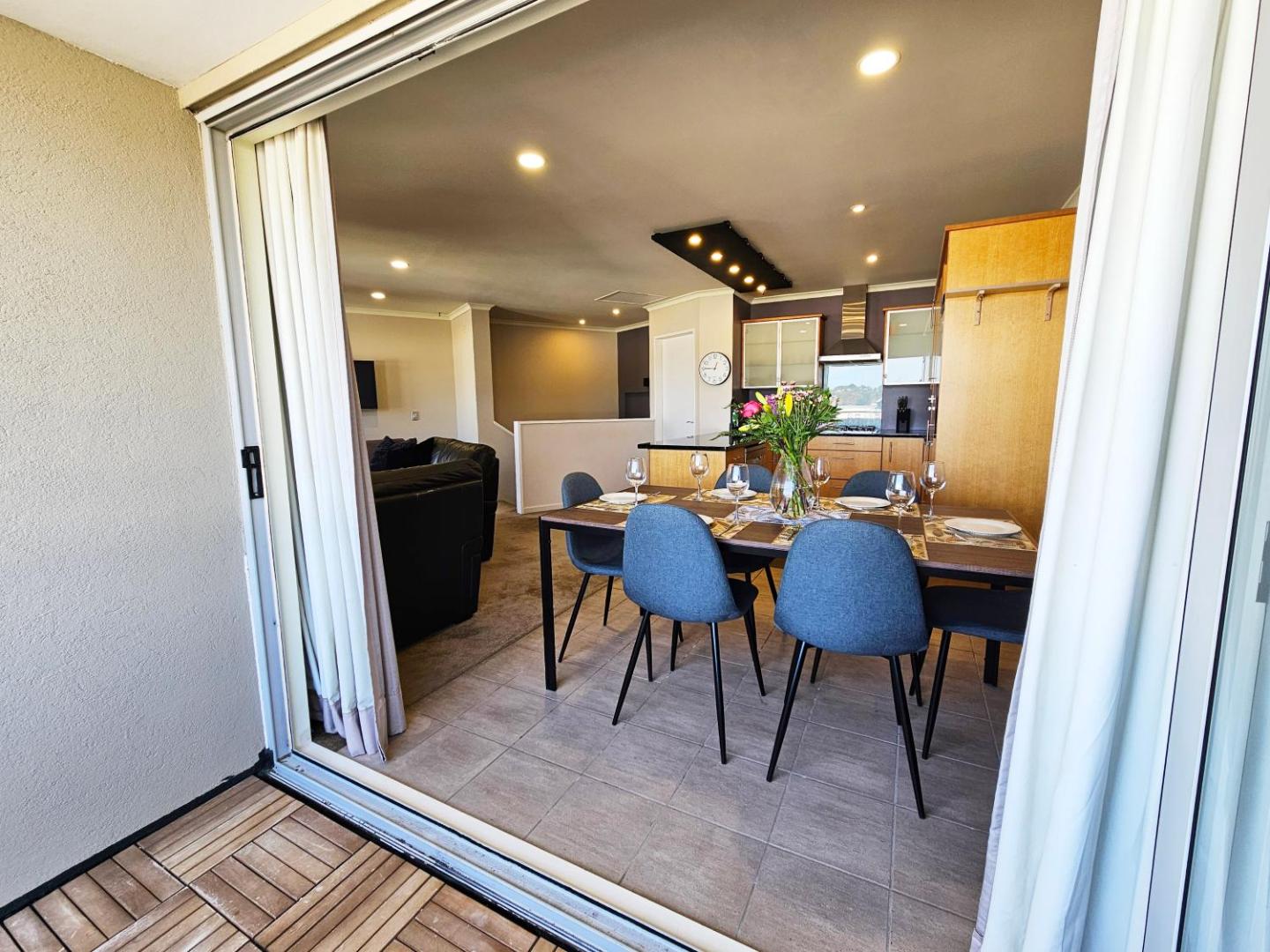 Billede 5: Executive, Spacious & Modern Home, 8 Beds!