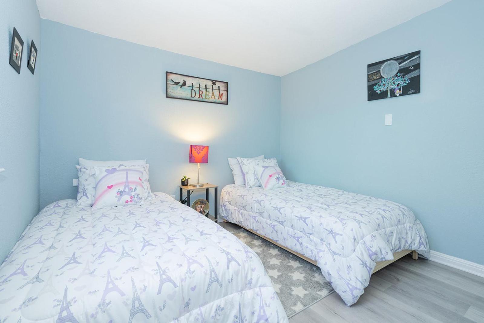 Photo 4 : Side by Side Downtown Homes Perfect for ACL, F1 & Football Group Stay