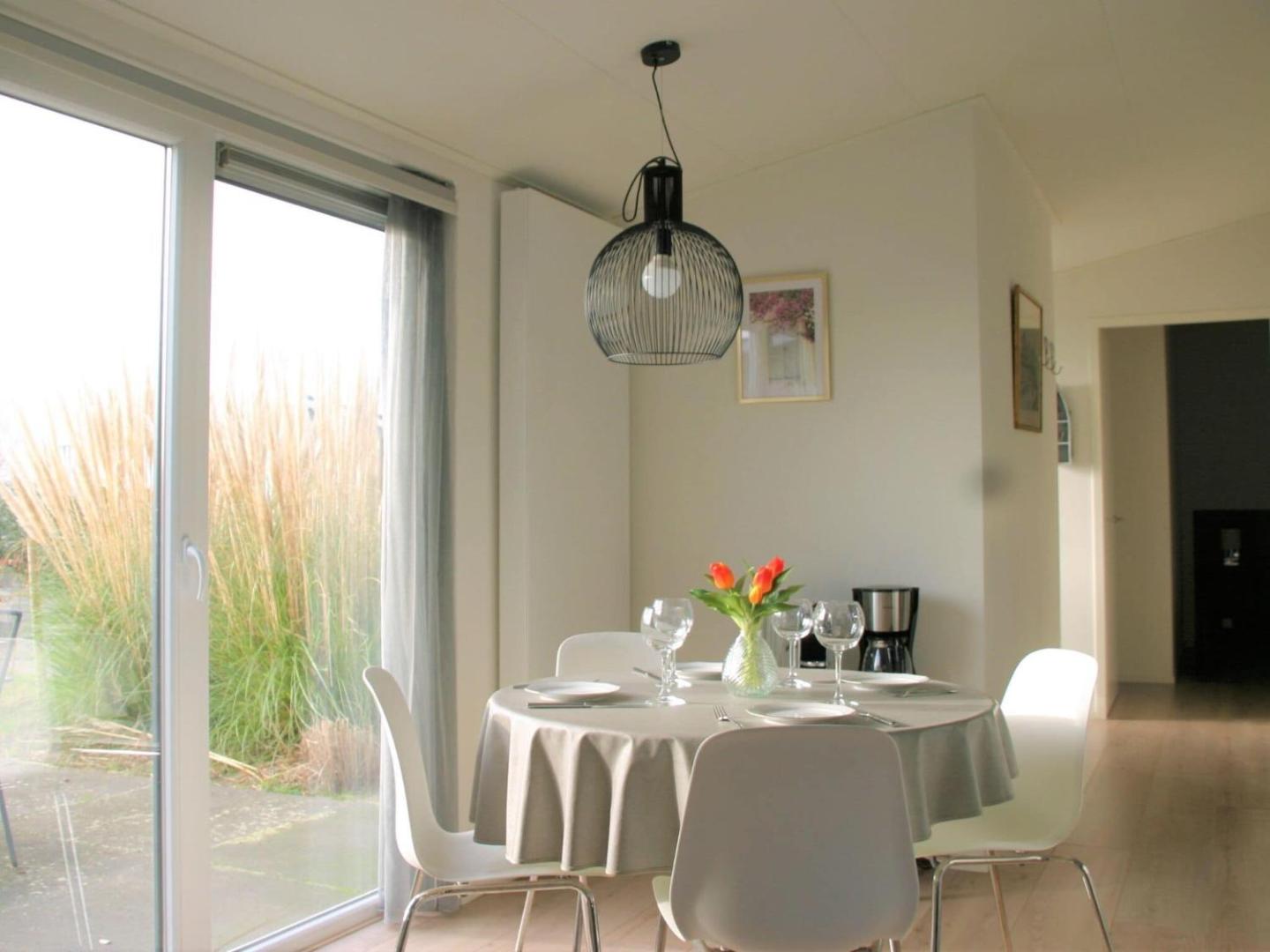 Billede 7: Chalet in Zeeland by the Lake
