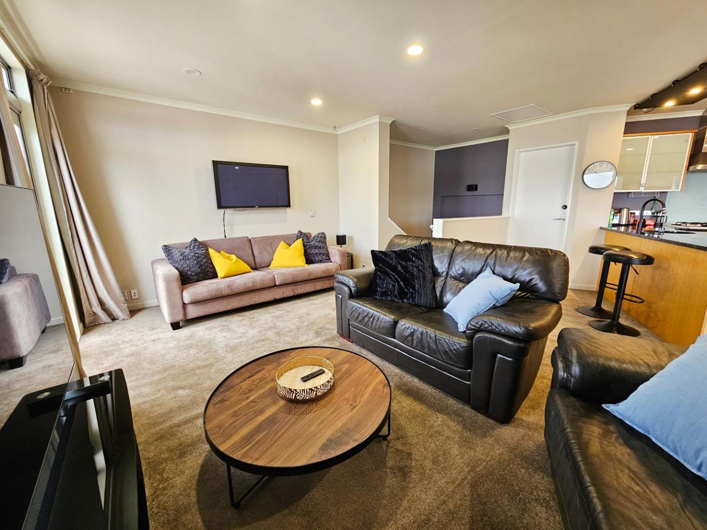 Billede 9: Executive, Spacious & Modern Home, 8 Beds!