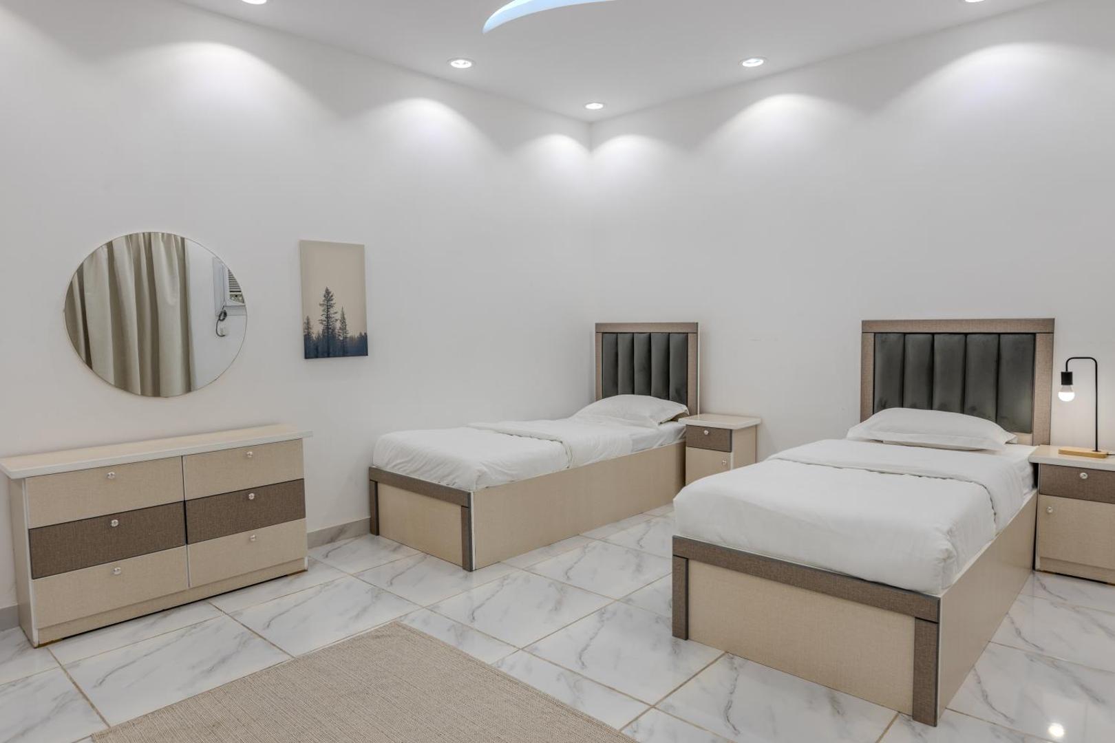 Comfortable & Big Family Apartments 10Mins Drive to Al-Masjid -Nabawi photo 3