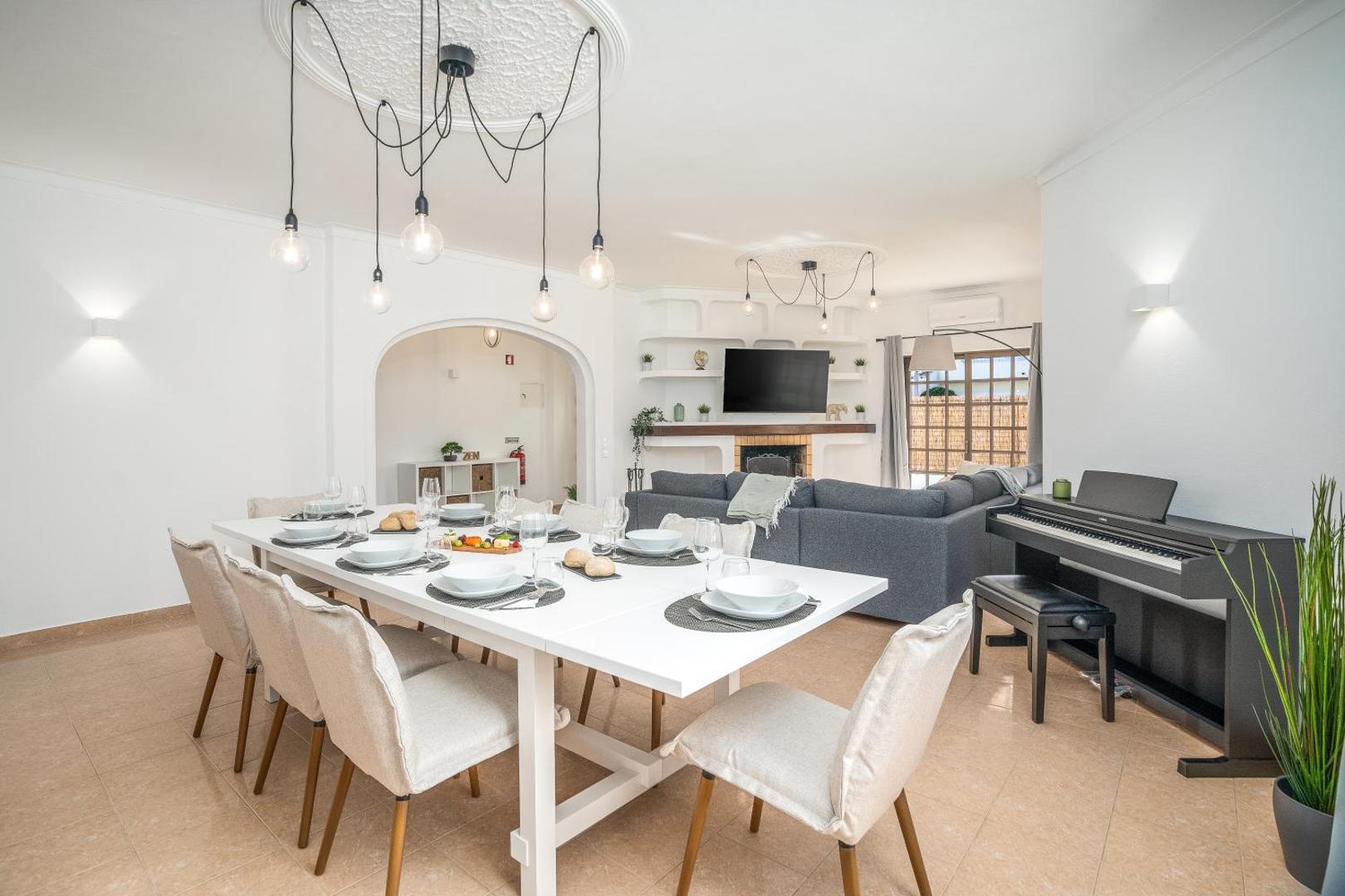 Host Wise - Sunny Spacious House - Terrace & Free Parking的照片3