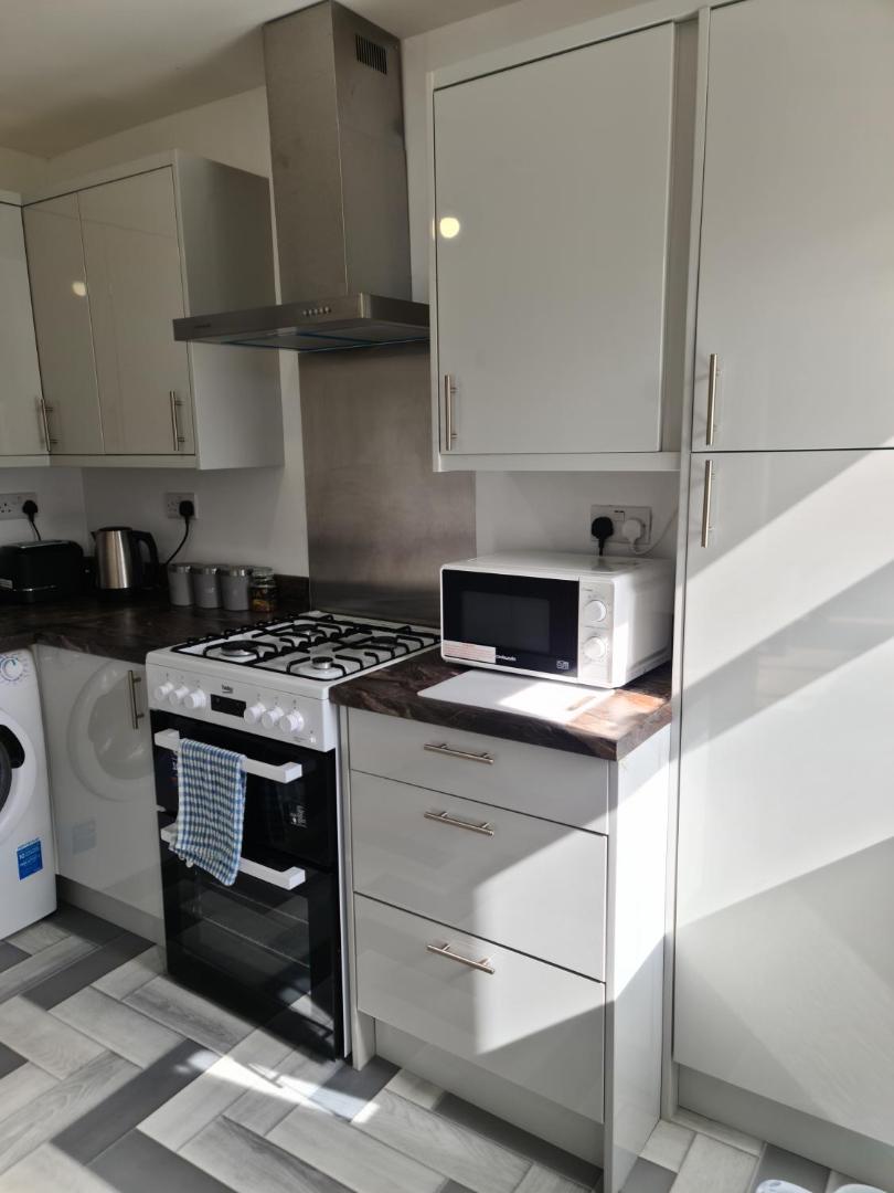 Fotografie 8: Detached Flat in Leeds, Free WIFI and parking, Pool table, 75 inch tv, Netflix, Disney plus