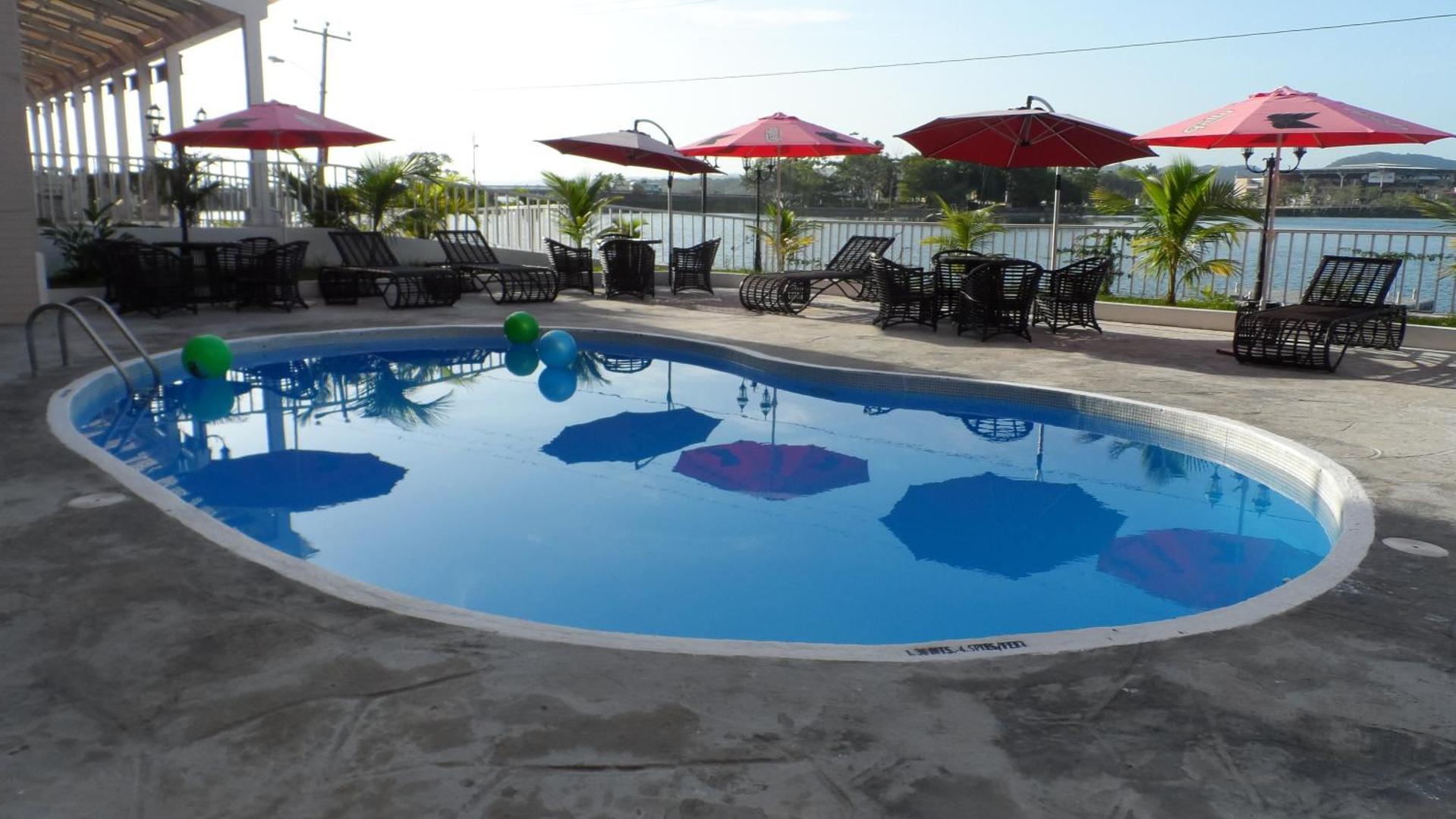 Foto 2: Ramada by Wyndham Tikal Isla de Flores