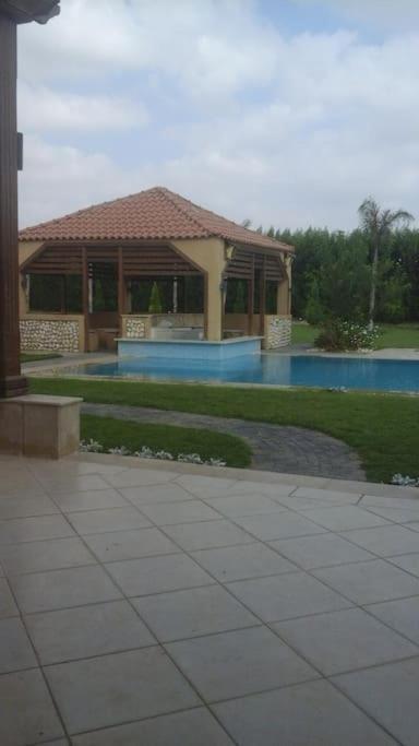 Foto 6: Private villa at a gated community