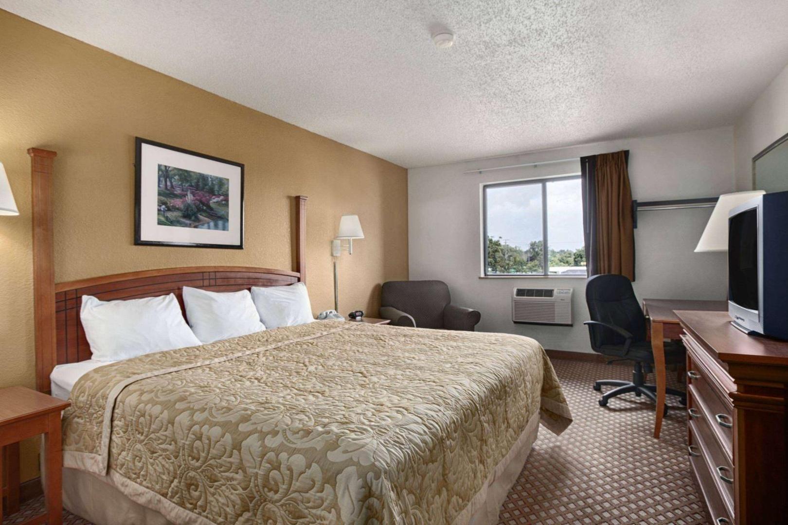Φωτογραφία 2: Super 8 by Wyndham Canton/Livonia Area