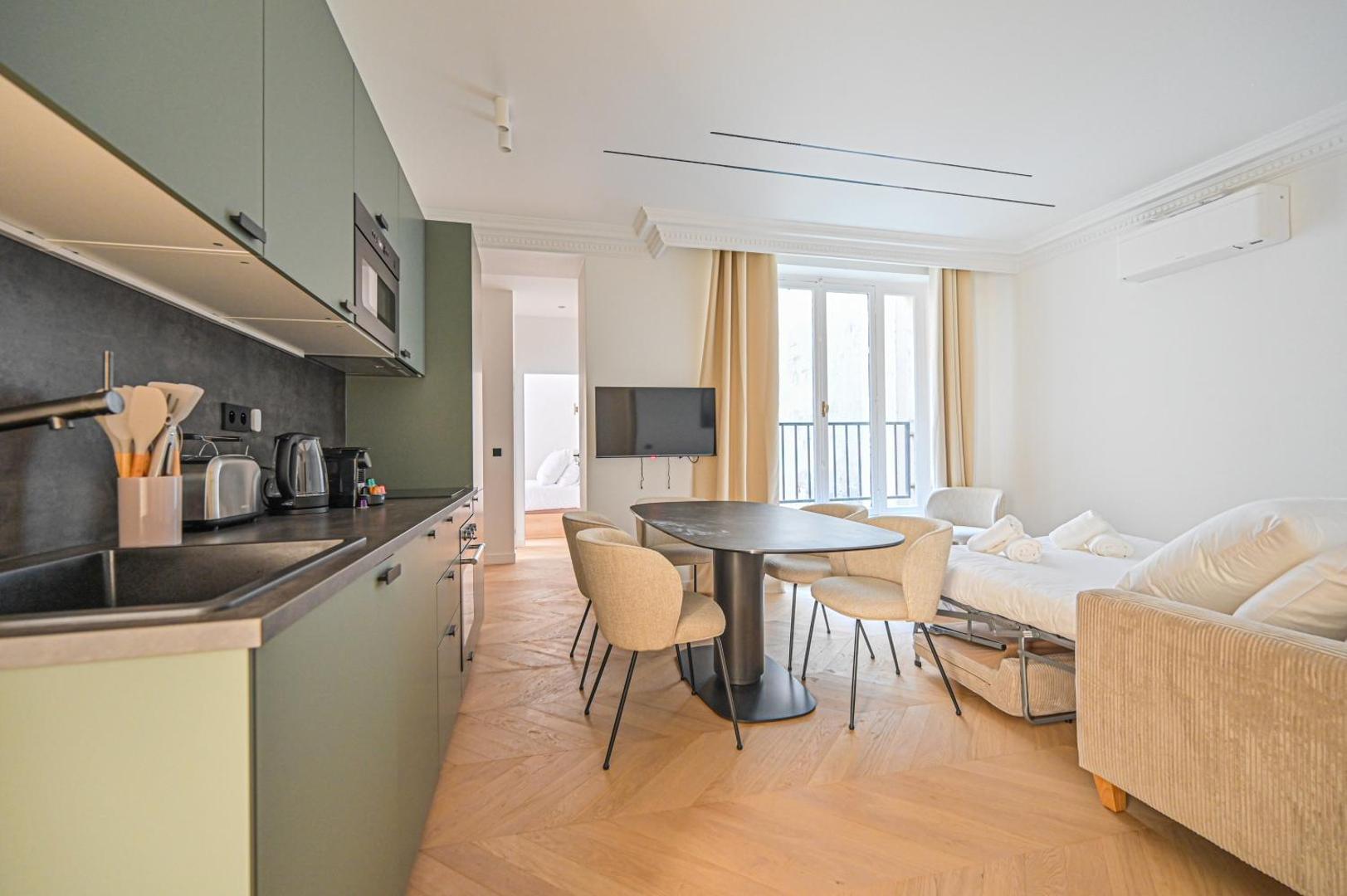 Foto 8: Sumptuous & Serene Parisian Flat