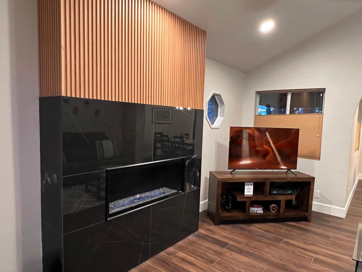 Fotografie 6: Spacious & Beautiful with Double Decks in Chapel Area