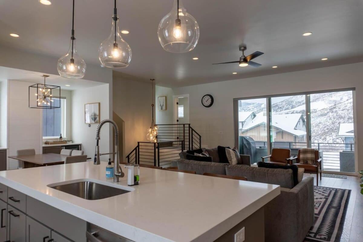 Foto 9: Pristine 3BR with Hot Tub 15min to Park City