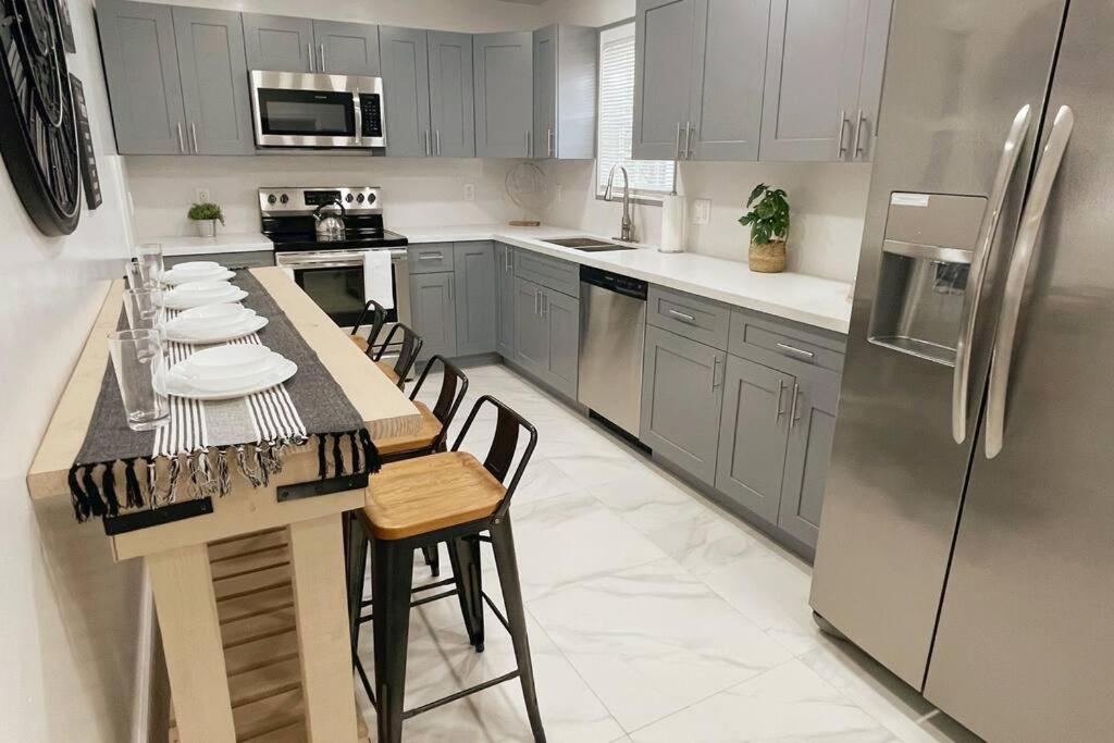 Billede 4: Brickell + Wynwood Wonderland: Spacious 6BR Home