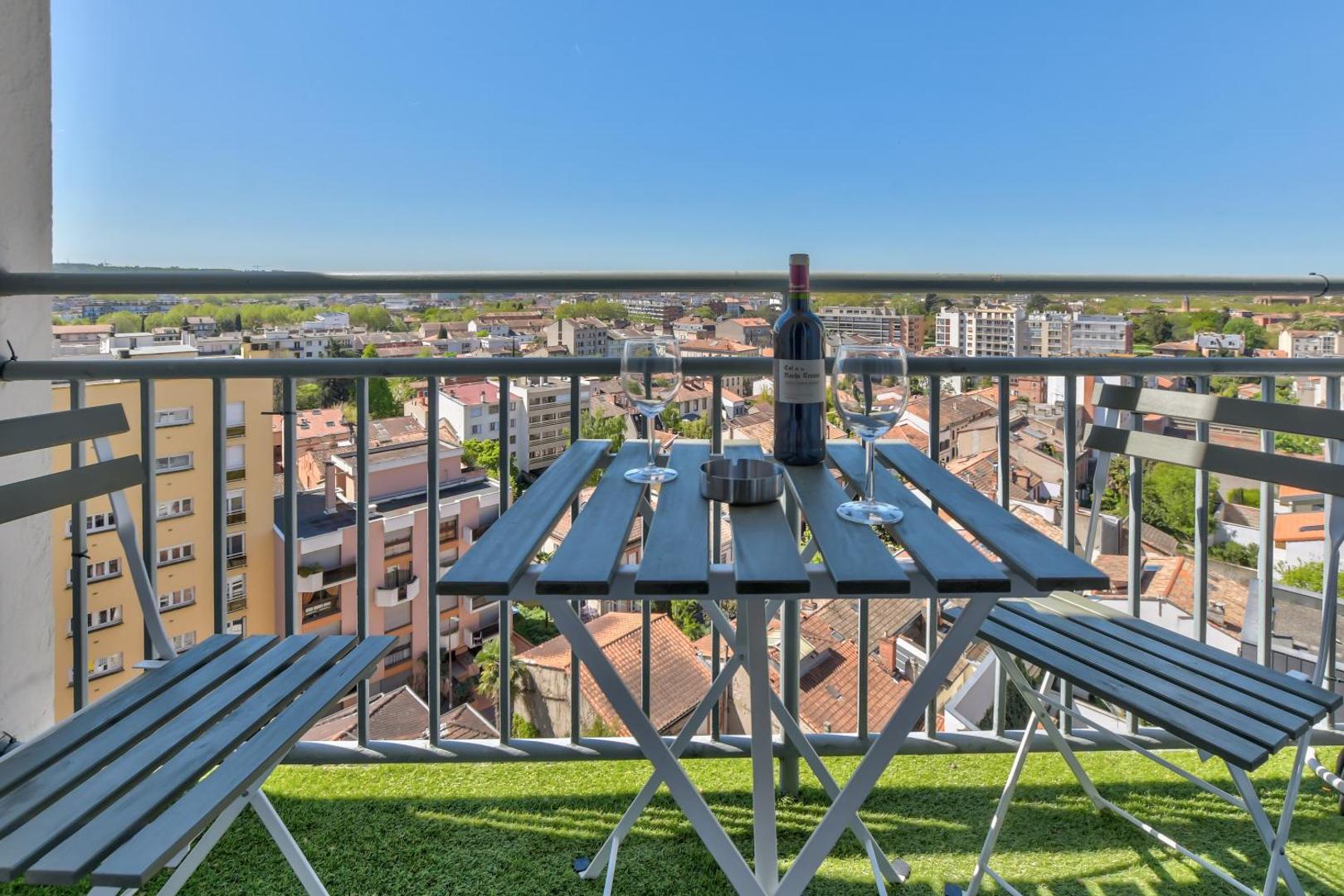 Foto 6: Sunset Duplex - Grand-Rond, Jardin des plantes, centre-ville, 2 BDRs 60m2, AC, Netflix - T3 60m2 avec clim
