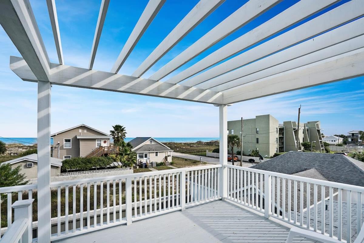 Photo 2 : Mod Studio - 100 Steps to the Beach, Pets OK, Private Deck!