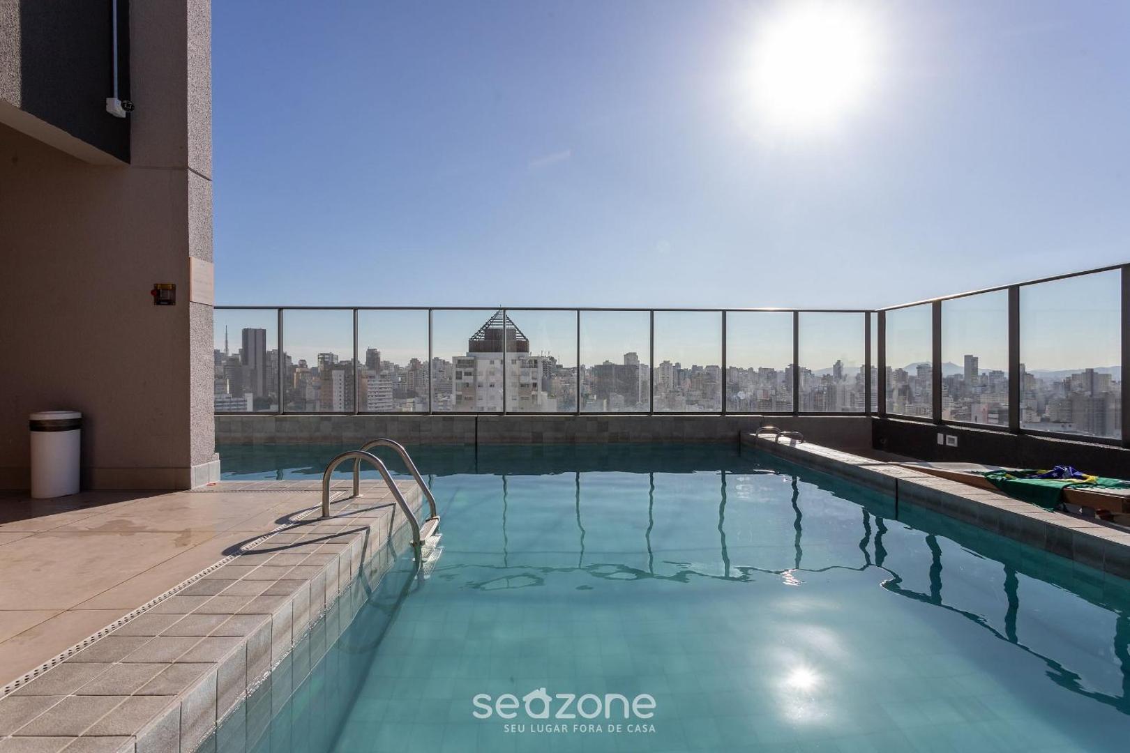 Foto 8: THK - Prédio c/ piscina no Bairro República em SP