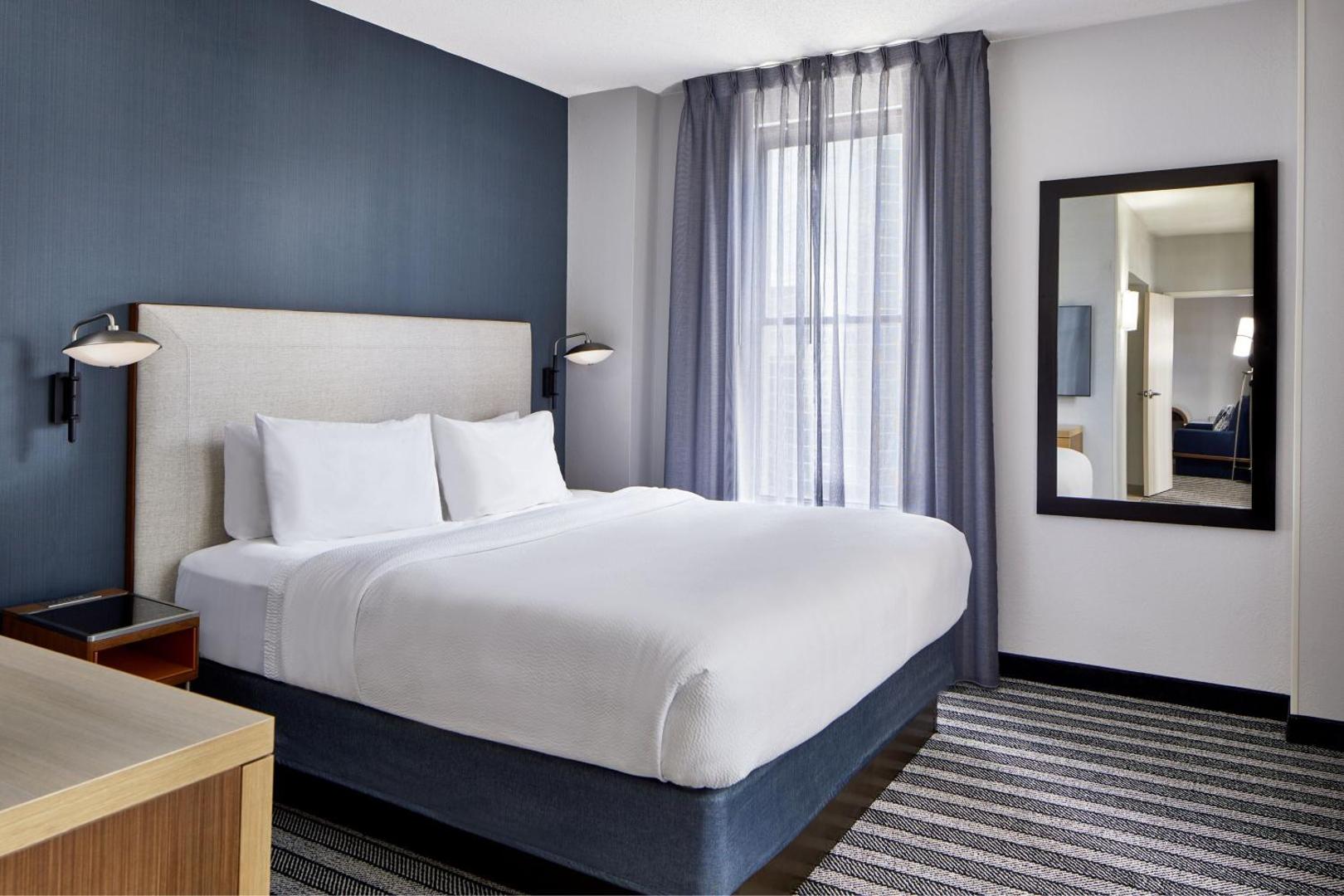 Foto 3: Courtyard by Marriott Nashville Downtown