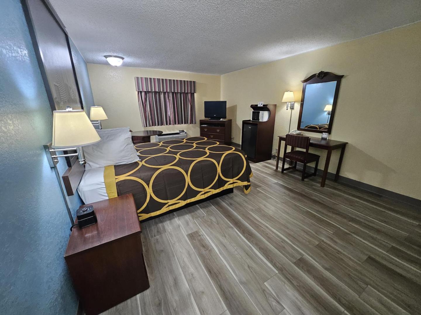 Foto 6: Super 8 by Wyndham Clinton