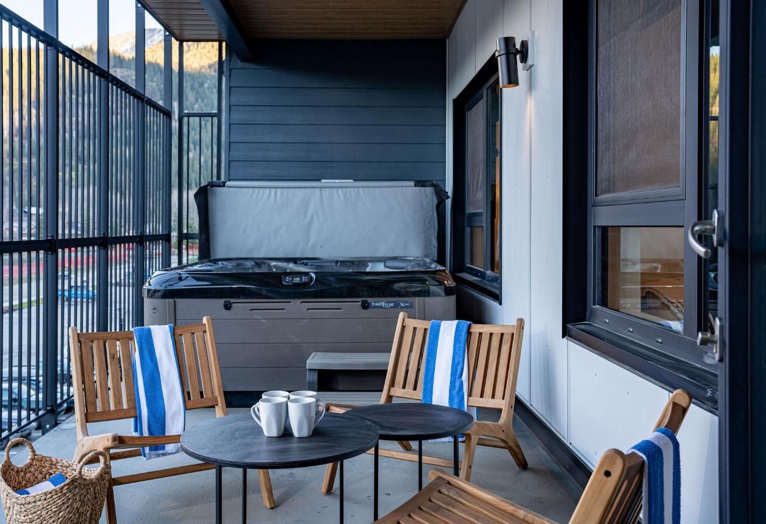 Foto 4: Drop in Condo by Revelstoke Vacations