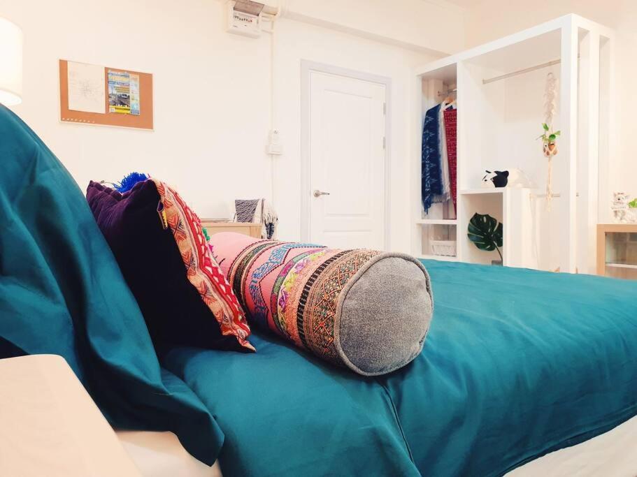 Billede 6: Double Studio, Private Bath & Balcony, Shared Kitchen with Local Family by Pillows & Purrs