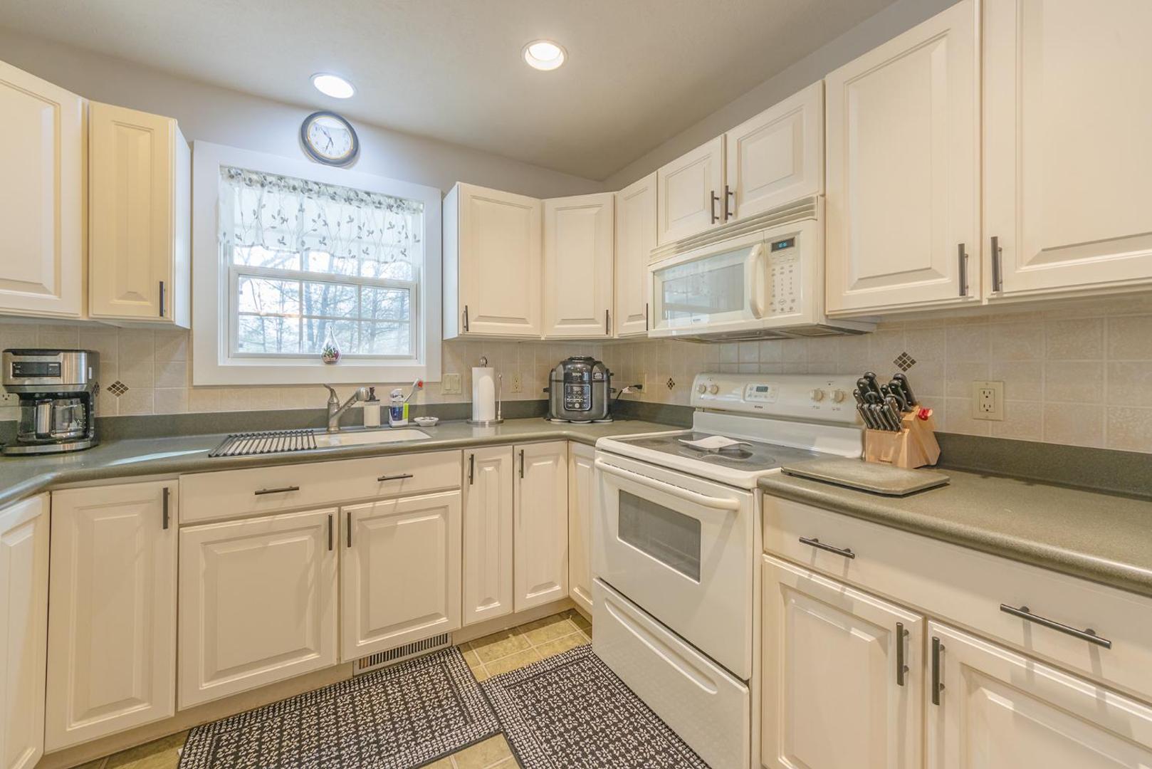 Fotografie 5: Bed & Birdie - New Vacation Rental - Close to golf course & downtown
