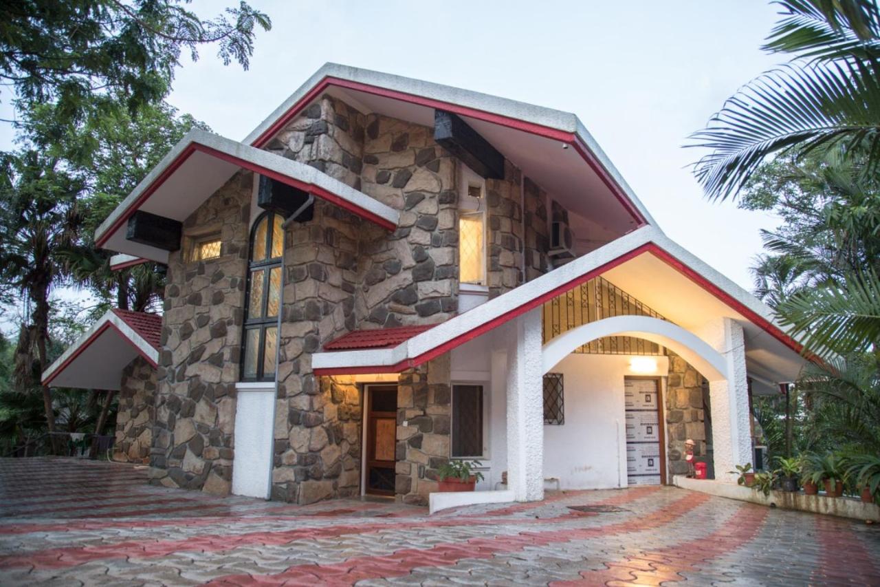 Fotografie 2: Stone by Tranq Villas 4BHK Infinity Pool Retreat at Lonavala