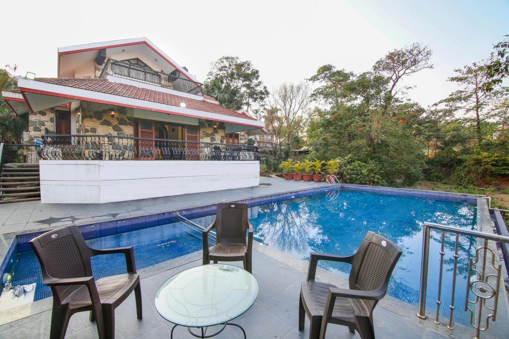 Fotografie 9: Stone by Tranq Villas 4BHK Infinity Pool Retreat at Lonavala
