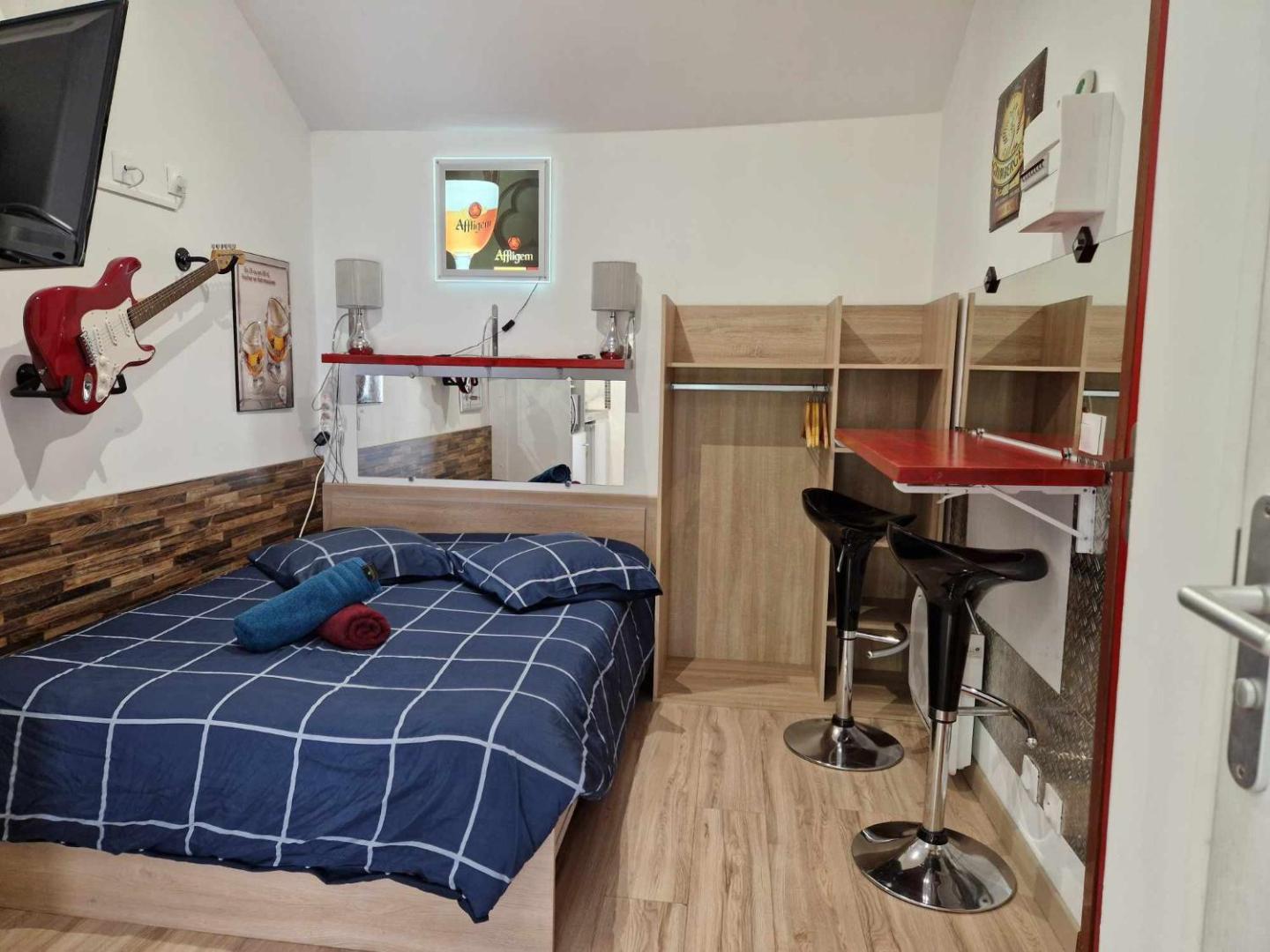 Foto 6: 07 - Joli studio tout équipé avec clim, vue sur jardin, parking privatif gratuit, grand fourgon possible, tout le linge de maison est fourni