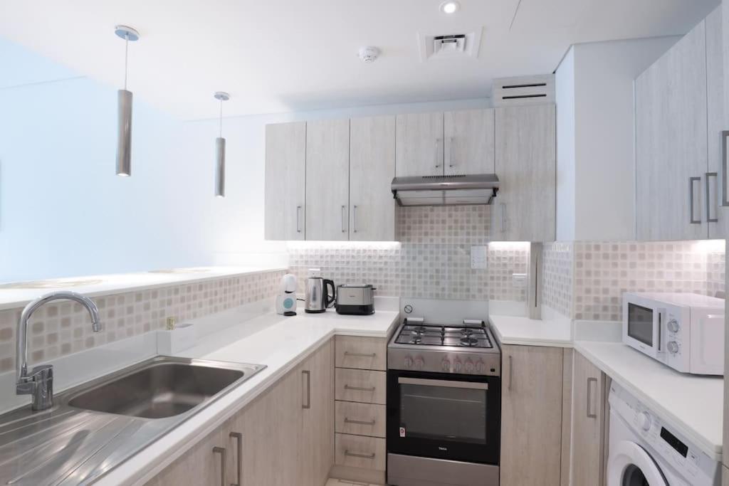 Billede 6: Spacious & Modern 2BR in Seven Palm Residence
