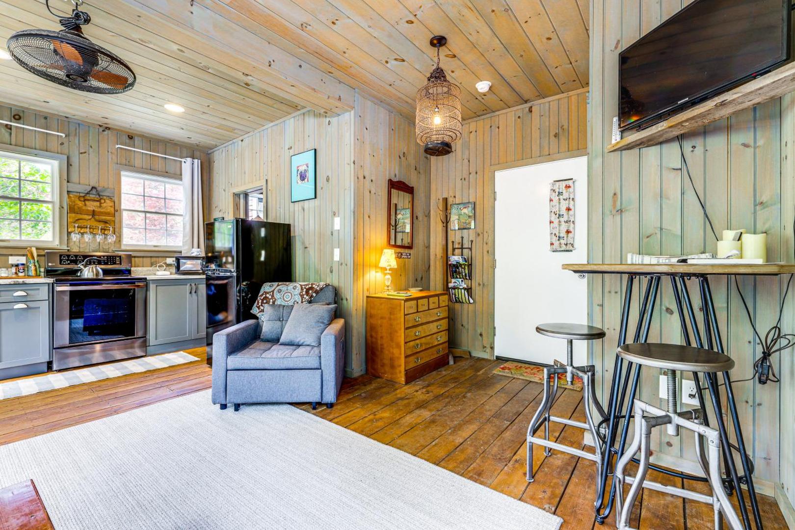 Killingly Barnyard Studio in Wine Country!的照片7