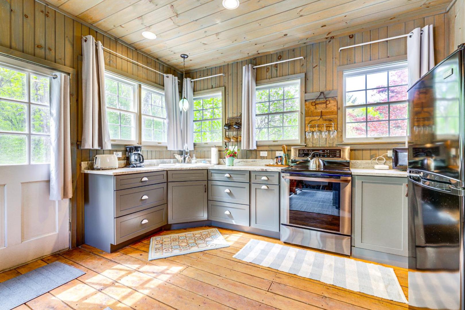 Killingly Barnyard Studio in Wine Country!的照片9